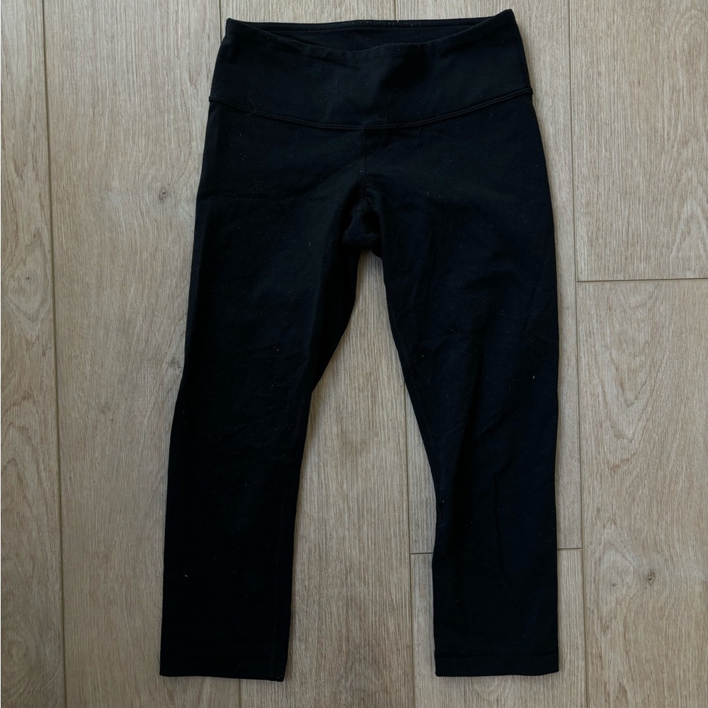 Lululemon capris (cropped) leggings in black size 4